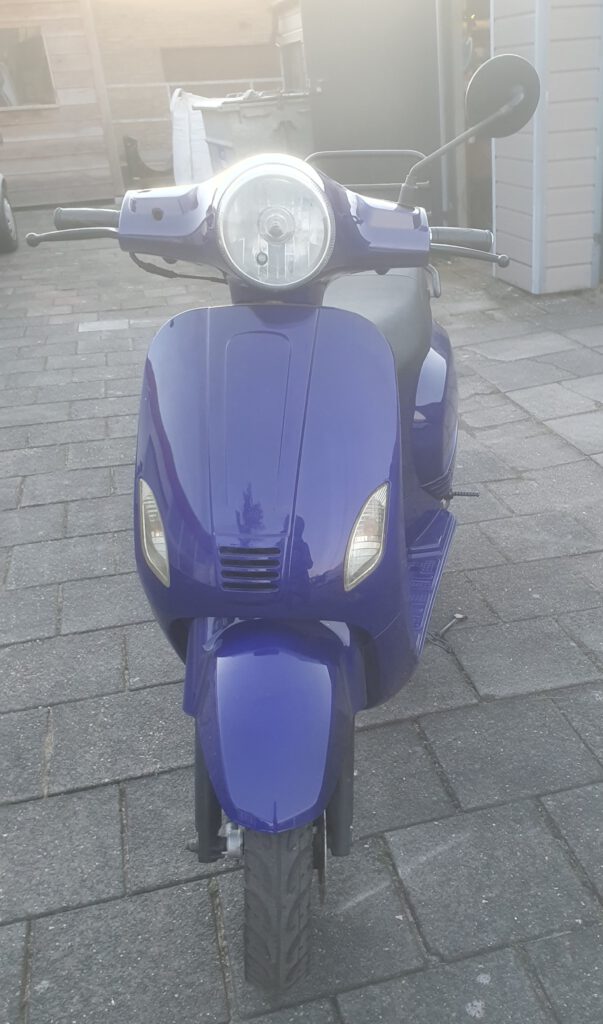 Mooie tweedehands occasion BTC Riva snorscooter te koop met weinig kilometers.