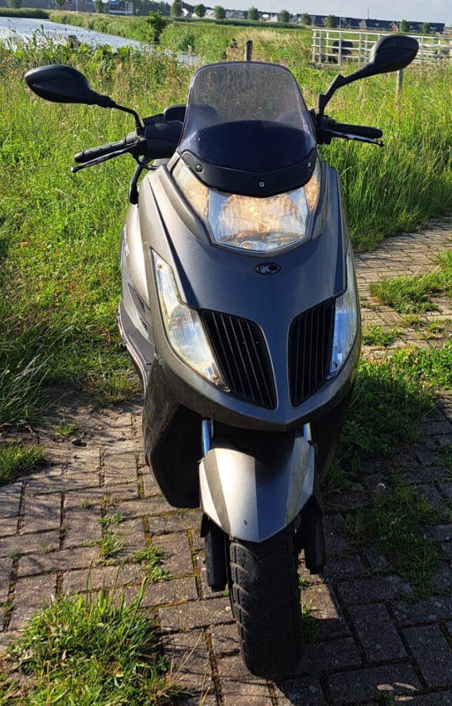 Kymco New Dink toerscooter met 150.000 km onderhoud bij Bromfix van de eigenaar van bromfix