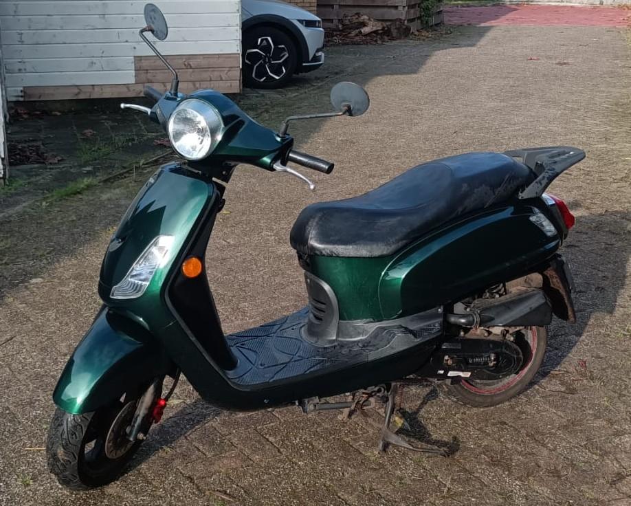 SYM Fiddle II scooter van goeie vriend van bromfix na een nieuwe kappenset
