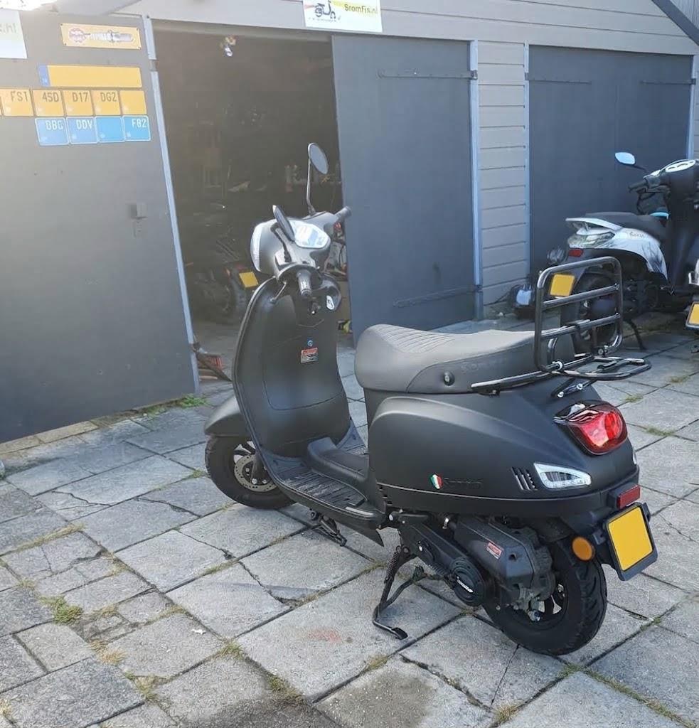 onderhoud Senzo chinese 4-takt scooter met euro 5 motor door Bromfix in Berkel en Rodenrijs